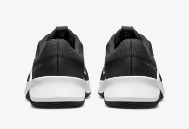 Nike MC Trainer 2 Womens - DM0824-003 - Zwart
